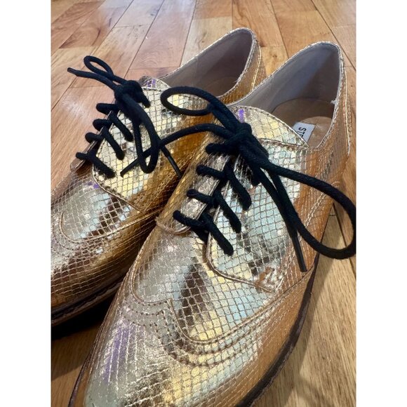 STEVE MADDEN “Lydia” Gold Platform Oxfords - Picture 6 of 7